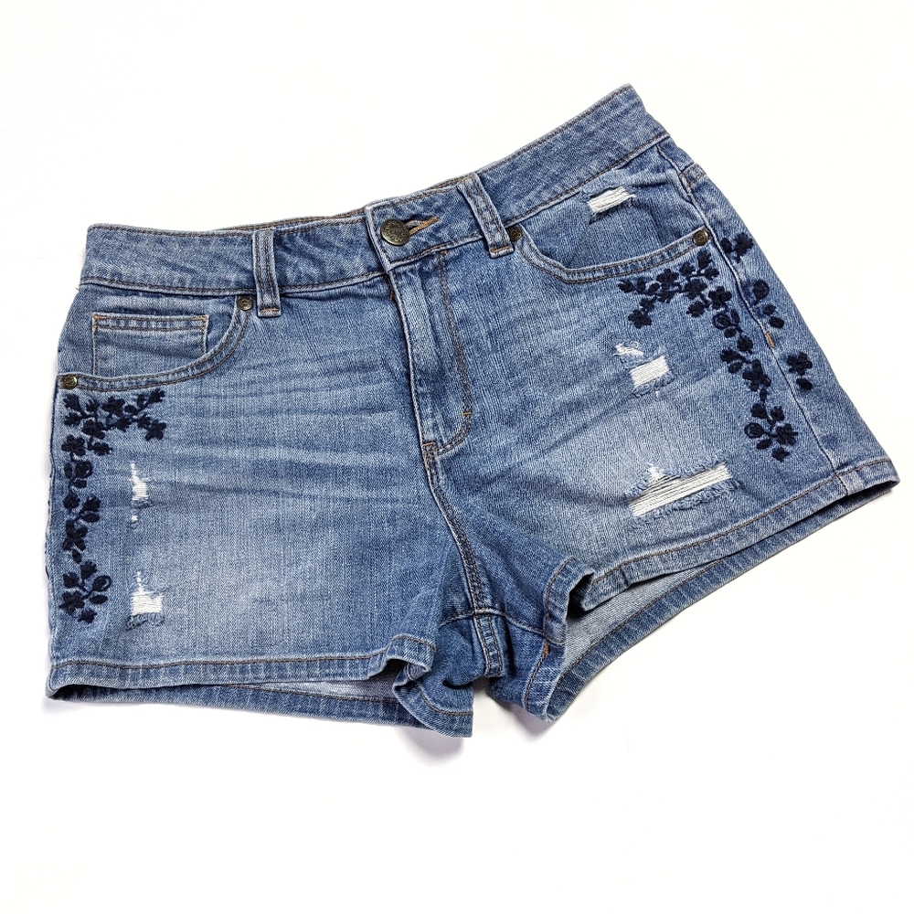 L'AMOUR | Distressed Embroidered Denim Shorts
